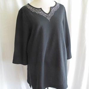 BLACK LIGHT WEIGHT PULLOVER WITH EMBELLISHED NECK